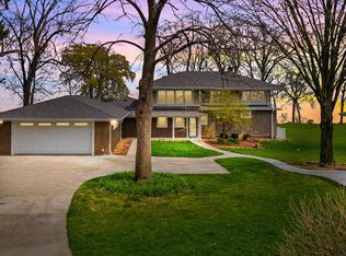 4060 Windermere Ln, Oshkosh, WI 54902