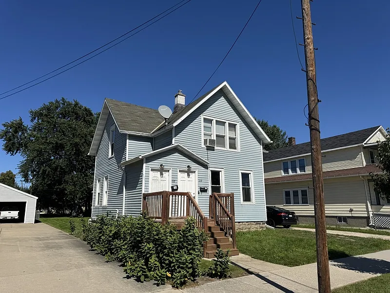 2 bed, 1.0 bath, $999 — Photo 2