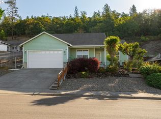 675 NE Cummins St, Roseburg, OR 97470