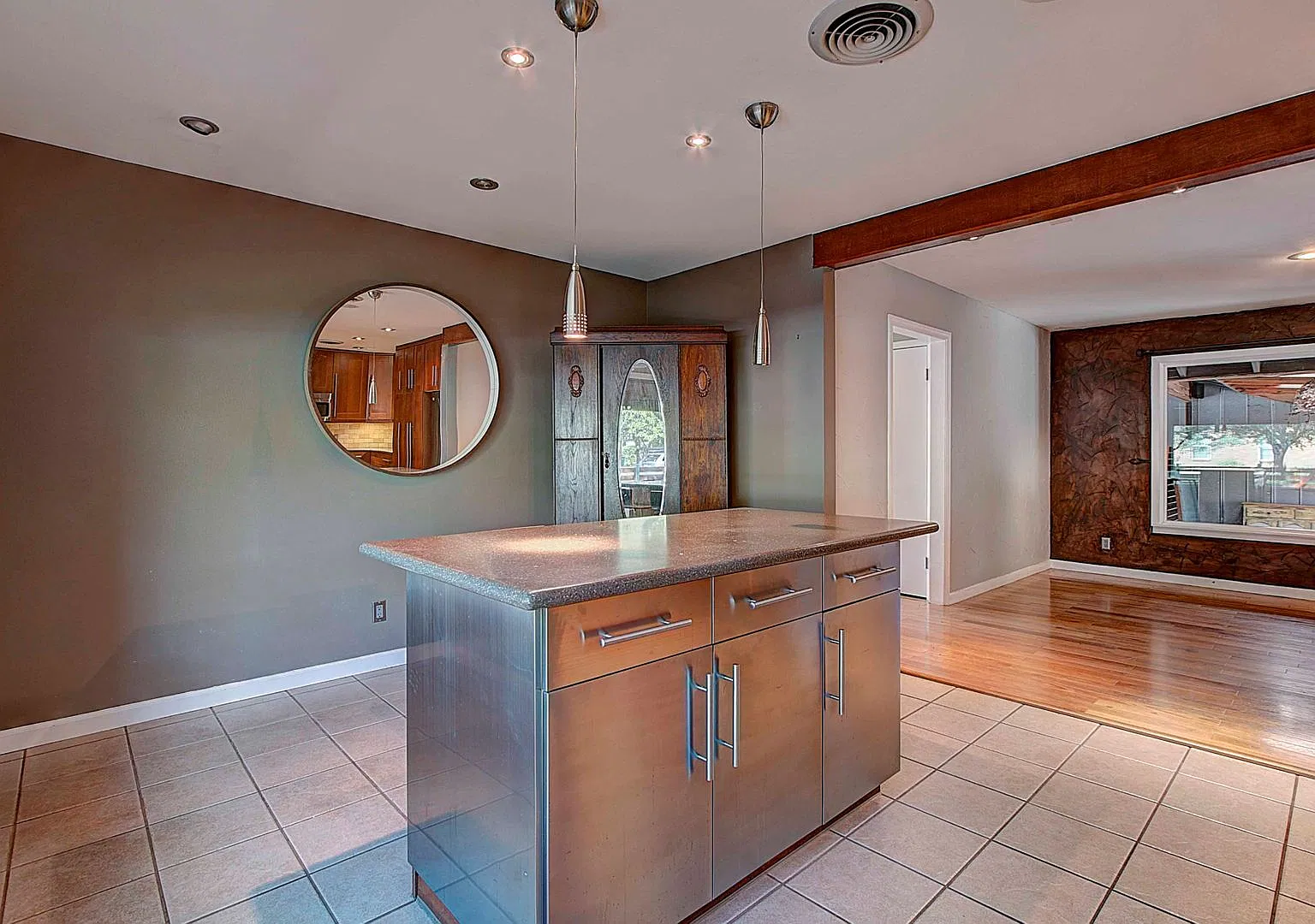 5500 Westminster Drive — Photo 4