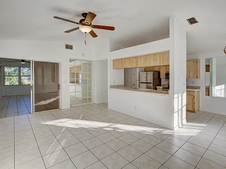 3683 Wynford Dr — Photo 3