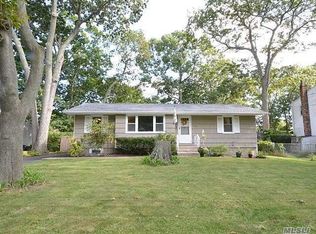 1169 Waverly Ave, Farmingville, NY 11738