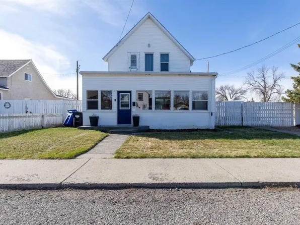 446 S 21st St, Fort Macleod, AB T0L 0Z0