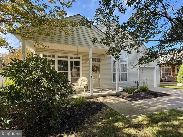 3 Carriage Stop Dr, Berlin, NJ 08009