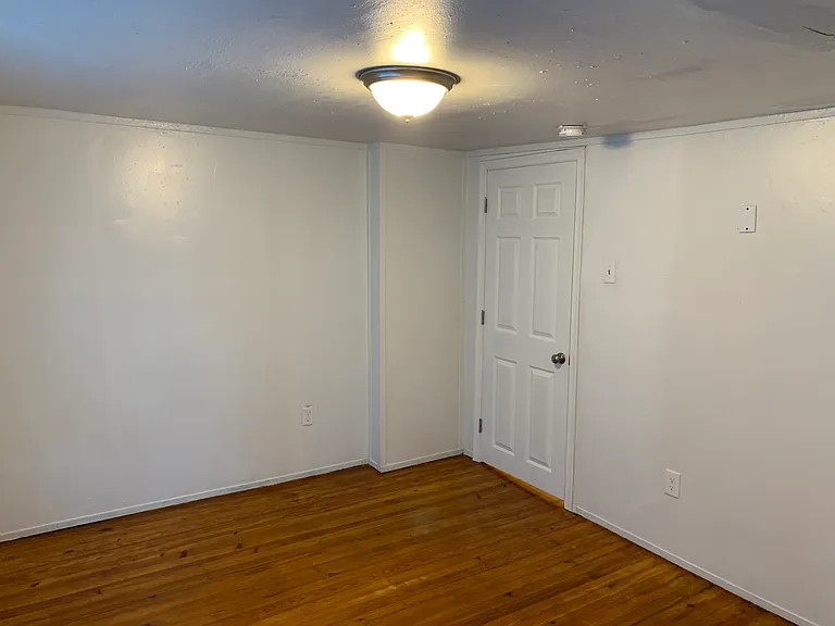 432-432 W Commerce St — Photo 19