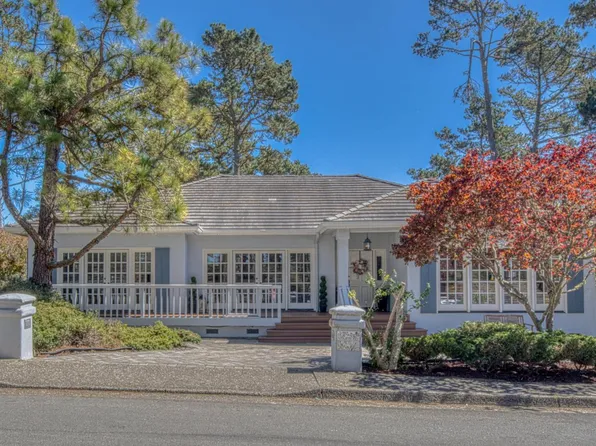 14 Stratford Pl, Monterey, CA 93940