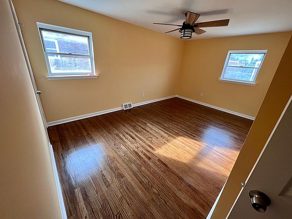 3rd image of 2157 Benson St Floor 2