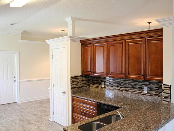 3rd image of 2474 Bentwater Dr W