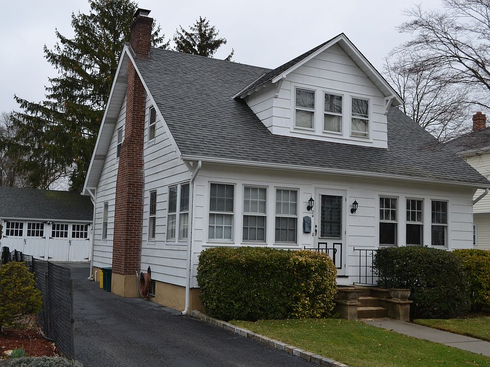 1st image of 24 6th Ave
