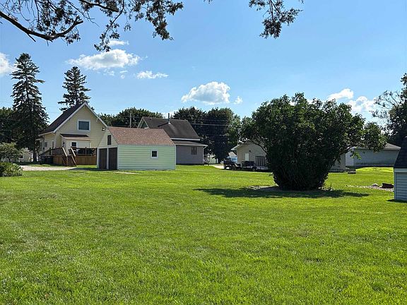 5th image of 1452 2nd St SE