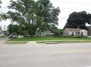 801 O Ave NW, Cedar Rapids, IA 52405