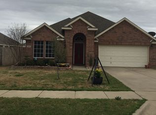 209 Highmeadow Rd, Aubrey, TX 76227