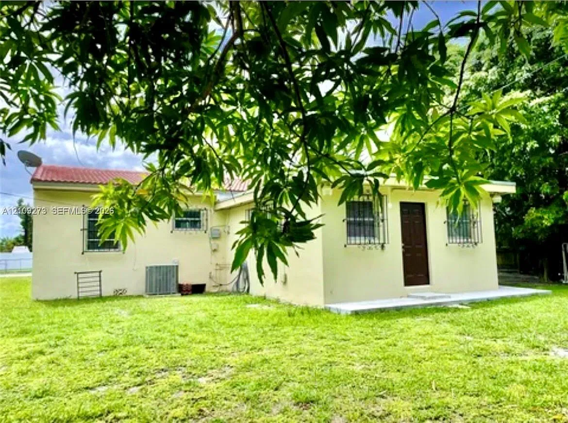 Tropic Amd — Photo 1