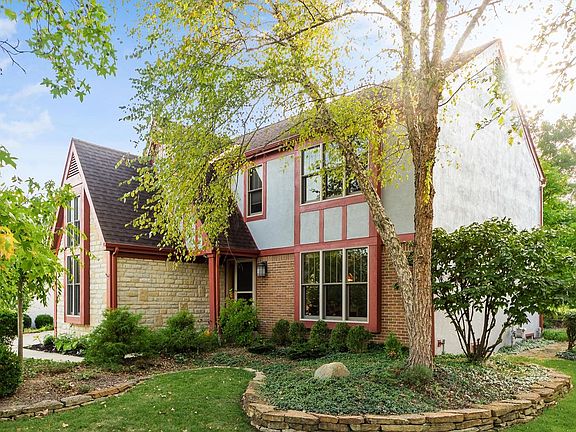 3rd image of 4719 Riverwood Dr