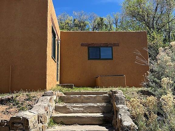 3rd image of 1710 Upper Canyon Rd