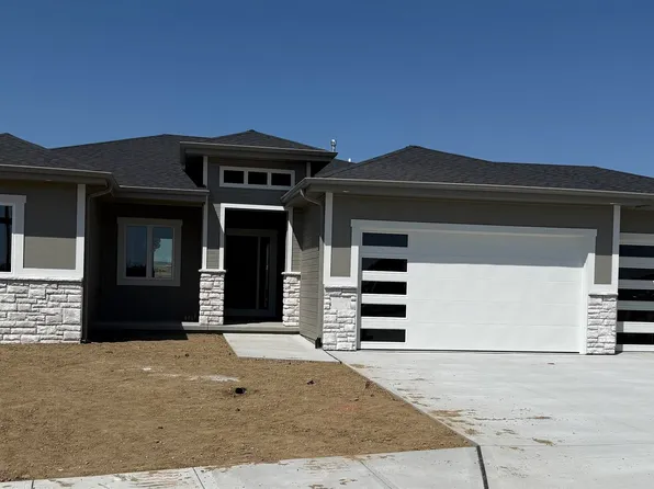 11116 S 220th St, Gretna, NE 68028