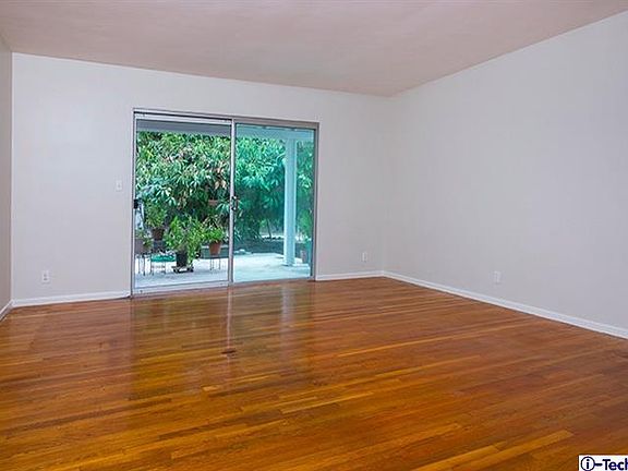 5th image of 202 Grove St