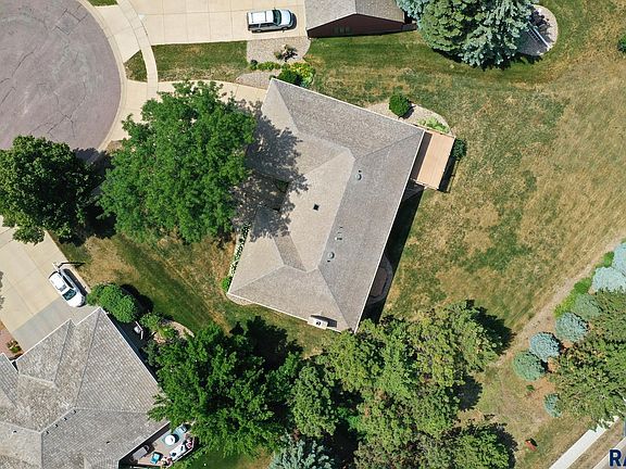 3rd image of 808 W Bayberry Cir