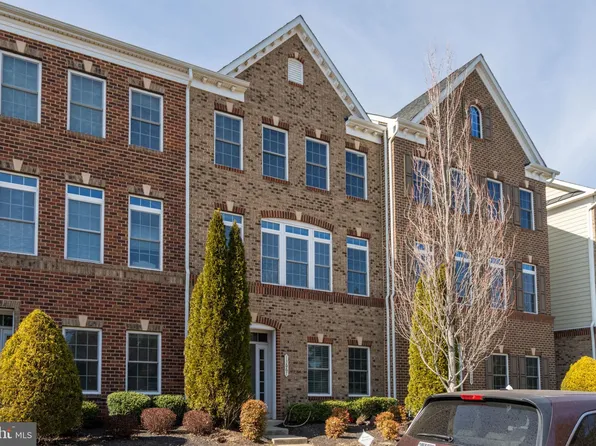 13667 Neil Armstrong Ave, Herndon, VA 20171