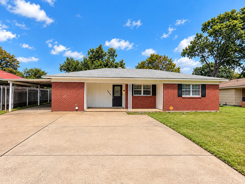 2505 Douglas Dr