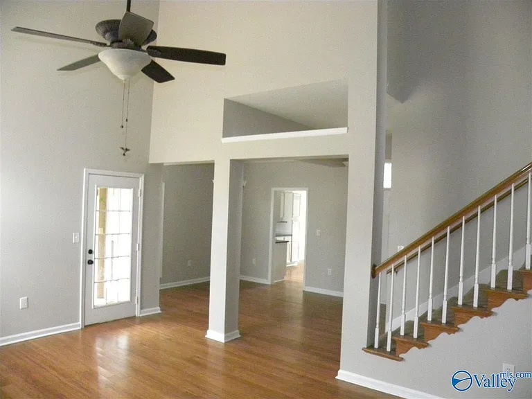 102 Sunset Cir — Photo 8