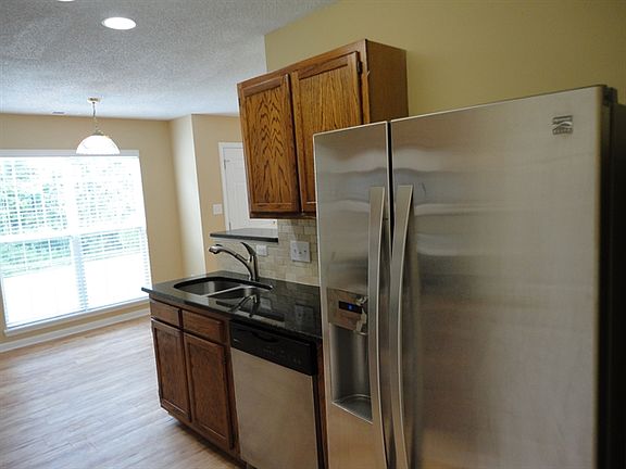 5th image of 8307 Vermilion Dr
