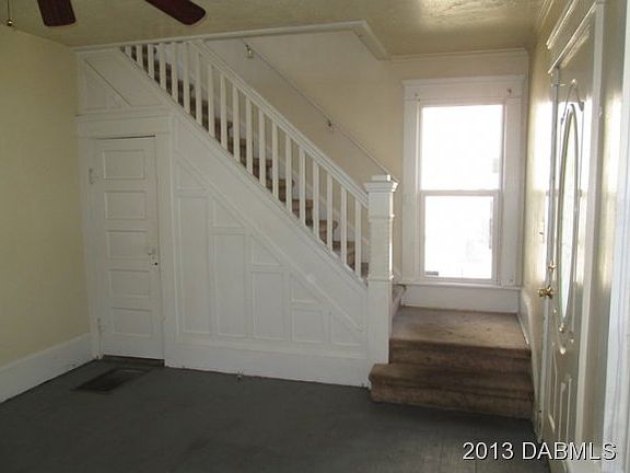 5th image of 215 Mullally St