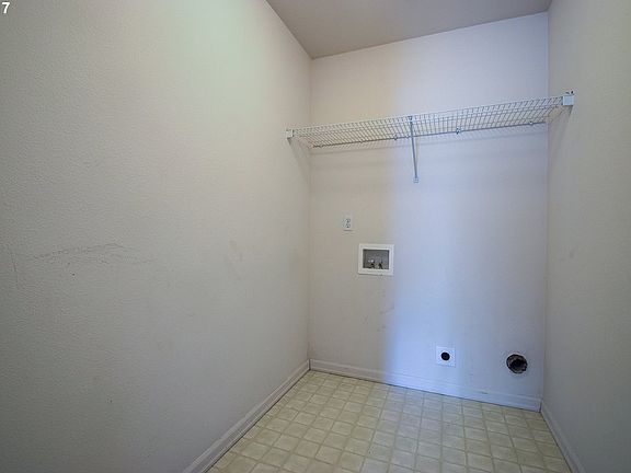 4th image of 1107 NW 22nd Ave