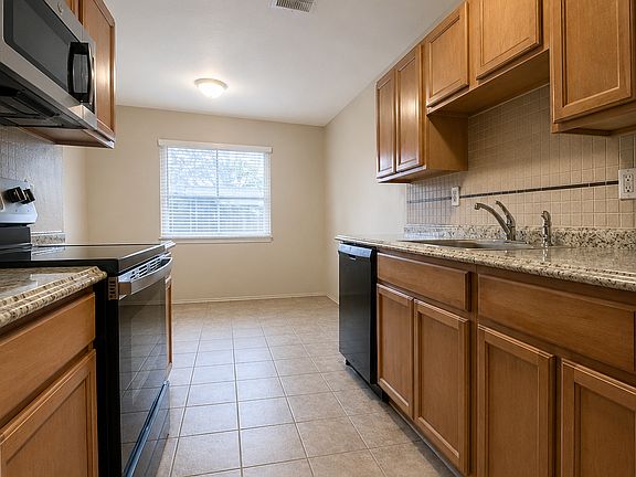 2nd image of 25936 Franklin Pointe Dr #1