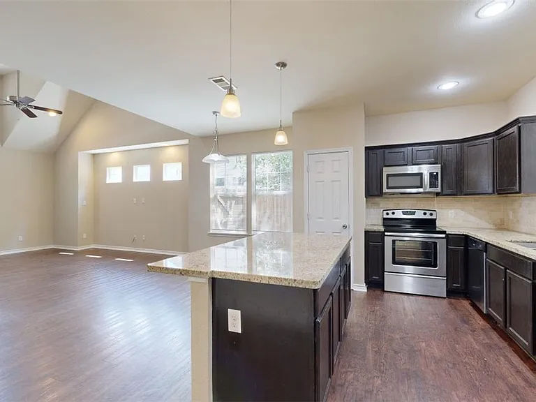 205A Sterling St — Photo 12
