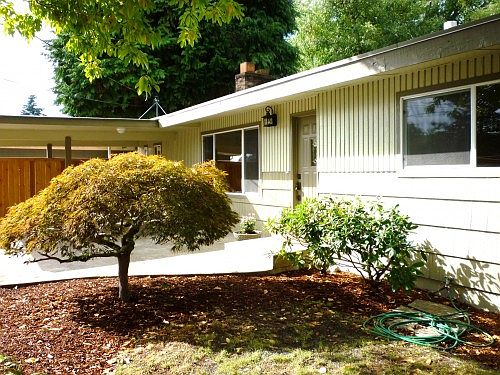 4th image of 1037 160th Ave SE