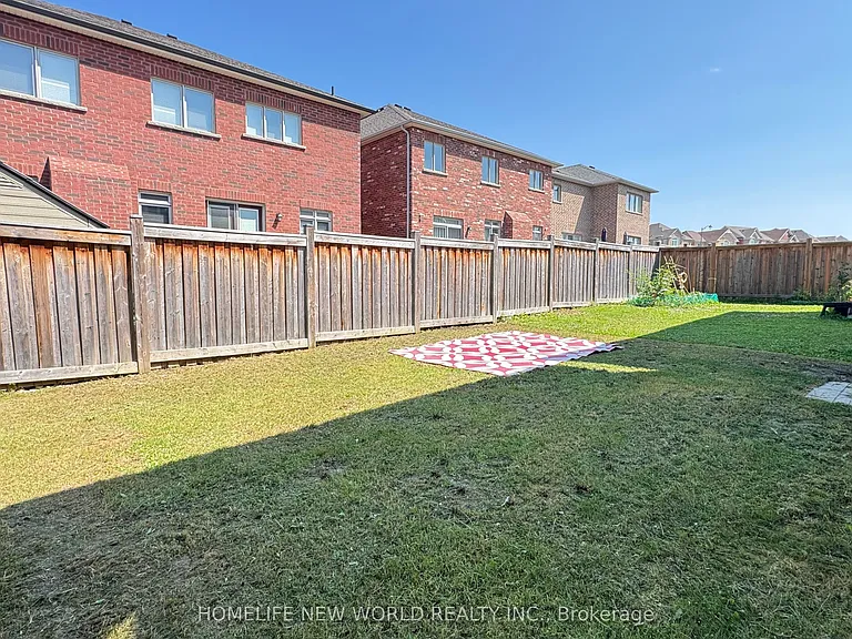 32 Falconridge Ter — Photo 21