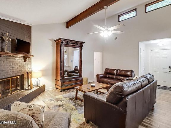 4th image of 3109 Breezy Hill Ln