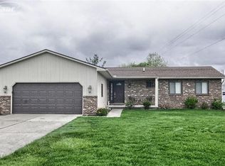 2535 Lost Creek Dr, Flushing, MI 48433