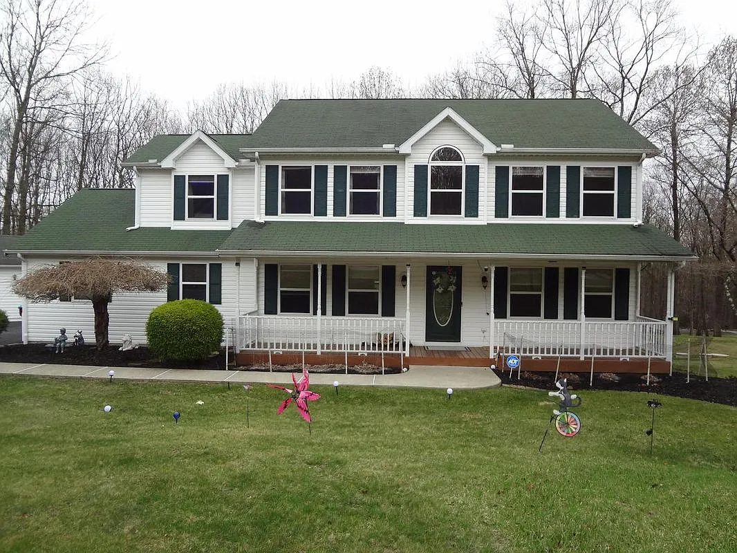 4 bed, 3.5 bath, 3380 sqft, $3,100 — Photo 2