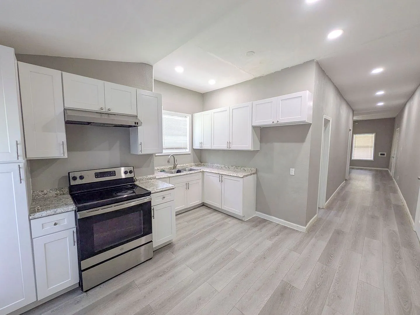 1478 Johns St — Photo 3