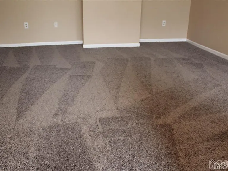 240 Hidden Woods Ct — Photo 35