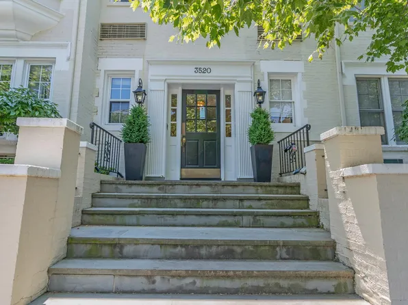 3520 W Pl NW #206, Washington, DC 20007