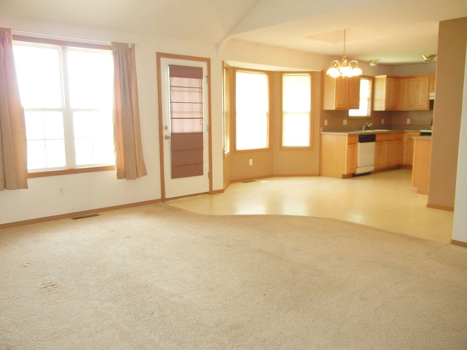 2nd image of 2628 Moonlight St