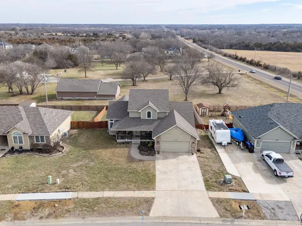 4438 SE Gemstone Ln, Topeka, KS 66609