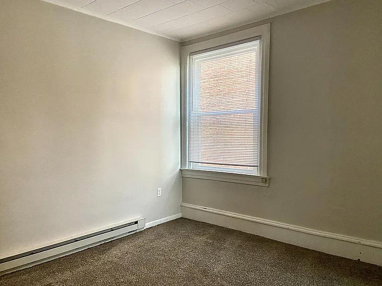 518 Main St #1 — Photo 10