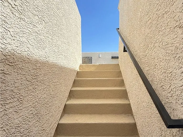 372 Ambitious St — Photo 43