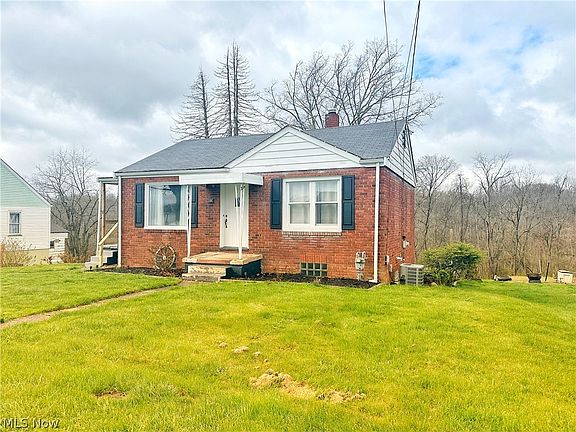 2nd image of 206 Garden Dr
