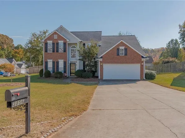 3856 Turnberry Park Dr, Pfafftown, NC 27040