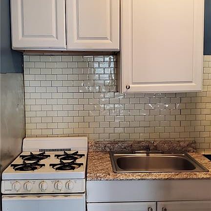 4th image of 403 W 147th St #2F
