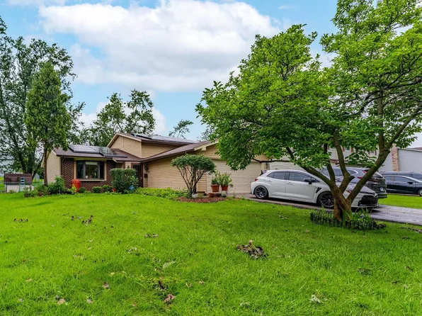 1032 Ashridge Ln, University Park, IL 60484