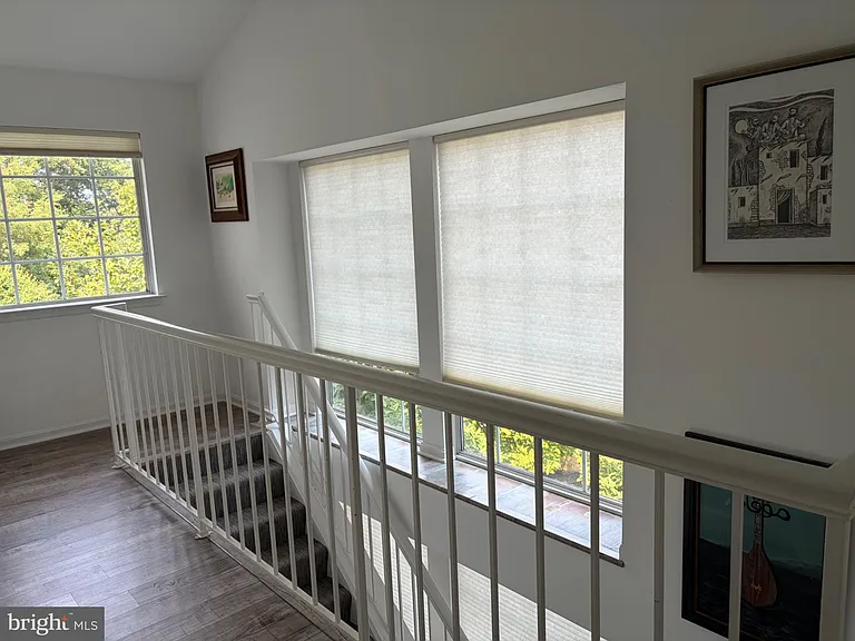 15618 Montview Dr — Photo 28