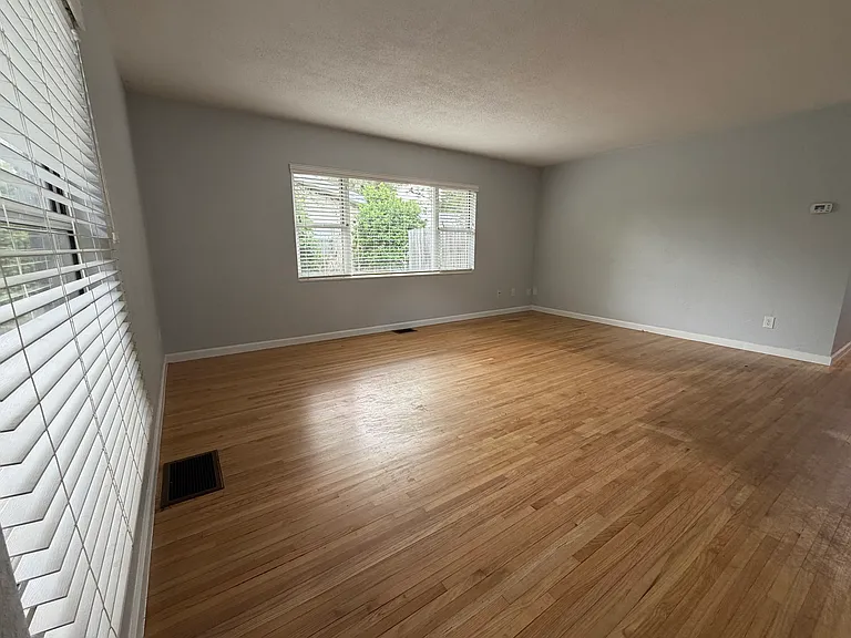 834 S Woodward Ave — Photo 15