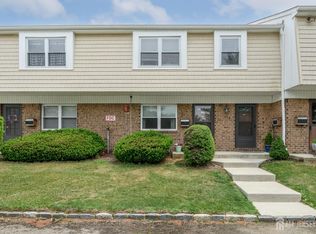 2214 Silver Ct, Hamilton, NJ 08690