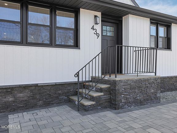 3rd image of 439 Carlisa Drive